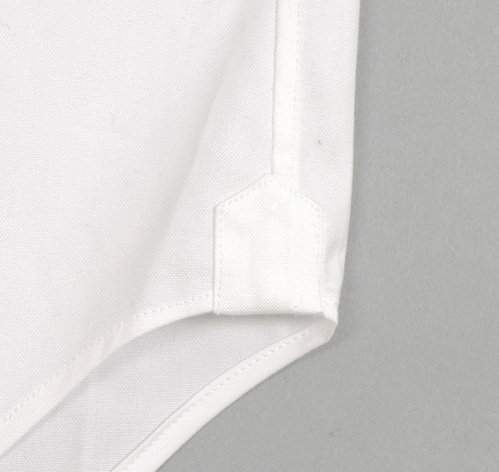semi wide collar